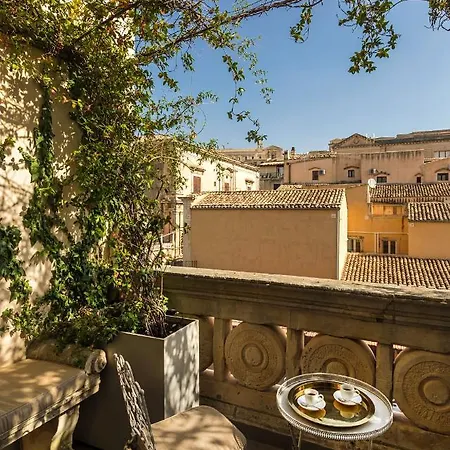 Oda ve Kahvaltı Seven Villadorata Noto