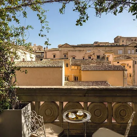 Seven Villadorata Noto